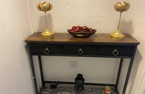 Cradley Apartment | Cosy, beautiful flat with Smart TV