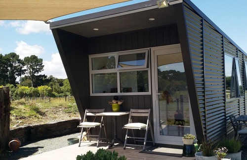 Featherston Cabin | Cosy cabin semi-rural