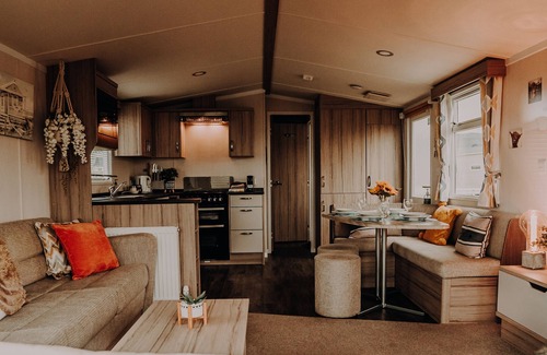 Ayr House | Cosy Caravan Craig Tara Dog Friendly
