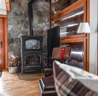 Saint-Martin Ski Chalet | Cosy Chalet in Val d’Hérens, Swiss Alps, 1333m