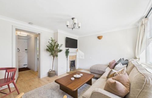 Chester House | Cosy Chester Cottage - Quaint Stay Sleeps 2-5
