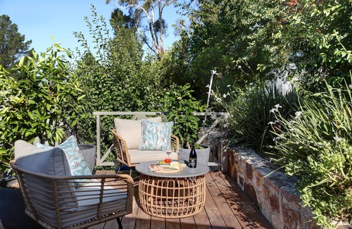 Bradbury Apartment | Cosy, Comfortable and Zen in the Adelaide Hills