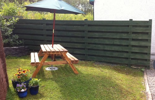 Helensburgh Cottage | Cosy, comfortable historic cottage located in the Loch Lomond National Park