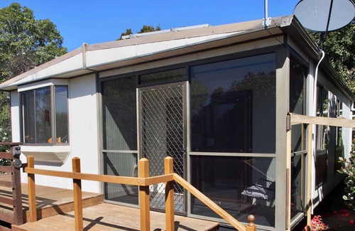 Beauty Point Cottage | Cosy, comfortable retro cottage
