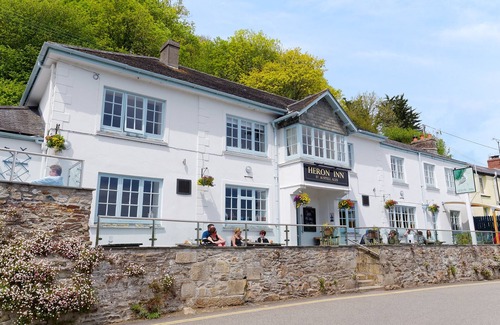 Truro Cottage | Cosy cottage in sleepy village yet only 5 minute drive to Truro city centre.