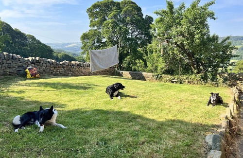 Beeley Cottage | Cosy cottage, stunning views near Chatsworth