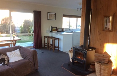 National Park Village House | Cosy cottage with fantastic views of Ruapehu