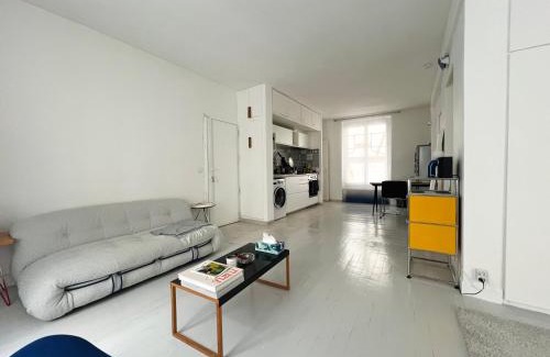 Quartier Sainte-Marguerite Apartment | cosy design apartment Paris