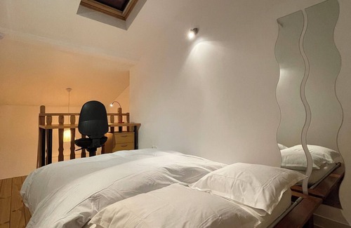 Cret de Roc Apartment | Cosy duplex Hôtel de Ville | Wifi | Netflix