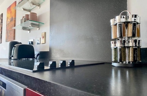 Northampton Apartment | Cosy Egyptian Inspired City Centre Apartment