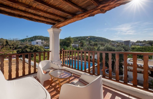 Sant Carles de Peralta Villa | Cosy Finca with Pool, Padel Court and Football Field - Can Gat Ibiza