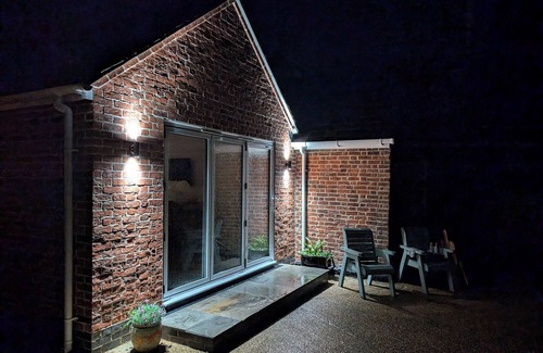 Rochford Cottage | Cosy Georgian cottage, Sleeps 6, 3 bedrooms, RSPB Wallasea Island escapes.