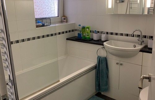 Brighton Apartment | Cosy guest room in Kemp Town