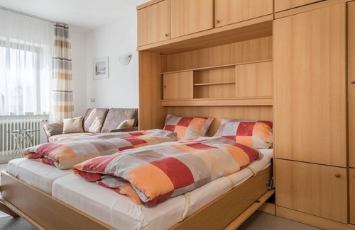 Bodolz Apartment | Cosy Holiday Apartment "Höscheler Klein" with Terrace and Wi-Fi