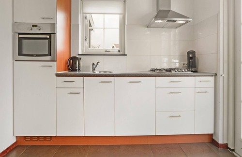 Municipality of Nissewaard House | Cosy holiday home on the water with garden