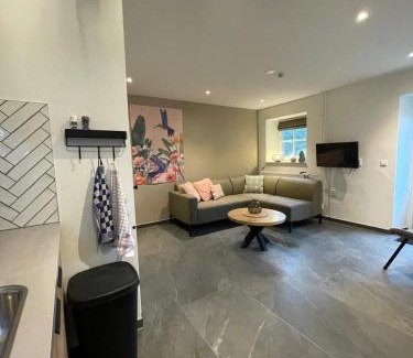 Colmont House | Cosy Holliday Home for 3 persons