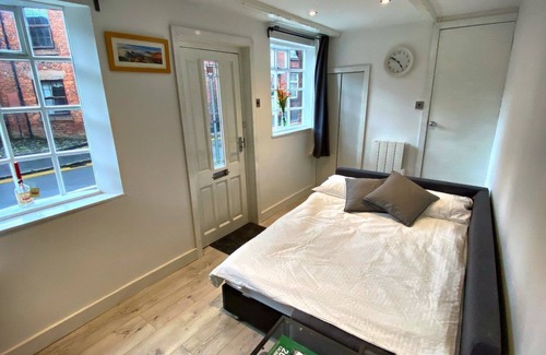 Leek House | Cosy House Near The Peak District