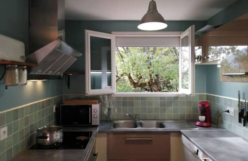 Les Latards House | Cosy house, nestled in nature, 5 minutes from the center