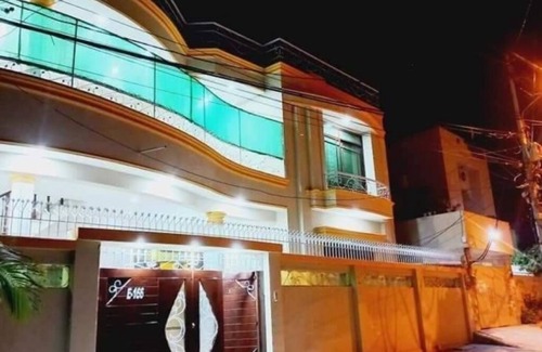 Gulshan-E-Jamal Hotel | Cosy Inn Guest House : Deluxe Family Roomnn