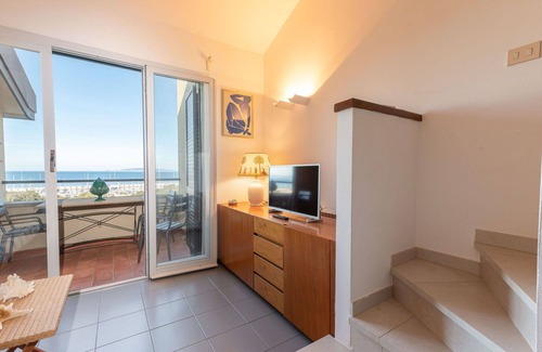 Punta Ala Apartment | Cosy apartment for 4 people with WIFI, A/C, TV, terrace and pets allowed