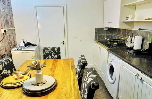 Georgian Quarter Apartment | Cosy Liverpool Apartment Upto 8 Guests