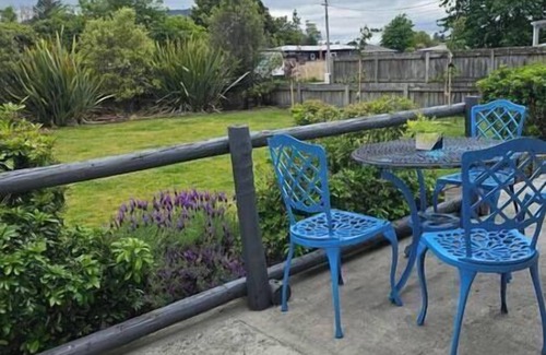 Taupo Ski Chalet | Cosy Lockwood in town