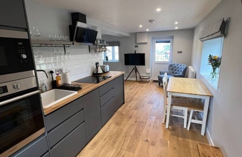 Bourton House | Cosy lodge in the Golden Triangle of the Costwolds, Stow-on-the-Wold.