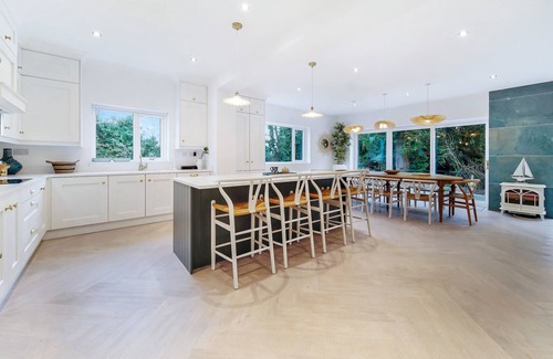 Portsalon Cottage | Cosy, luxury, five bedroom cottage in Portsalon, Donegal next to famous beach.