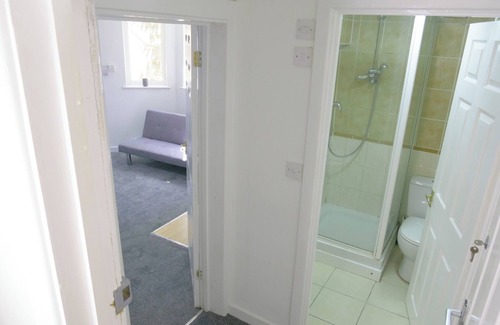 Leamington Spa Apartment | Cosy & Modern Studio Apart-Hotel w/amenities and great location!