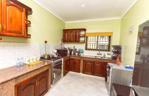 Kireka Apartment | Cosy modern apartment in Naalya