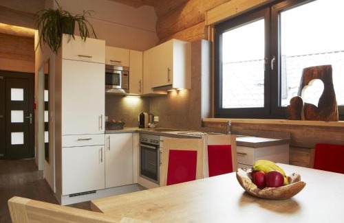 Ladis Ski Chalet | Cosy, modern Canadian wooden chalet