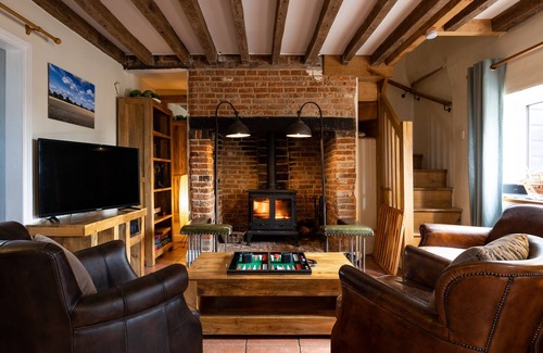 Sea Palling Cottage | Cosy, quirky, charming coastal cottage