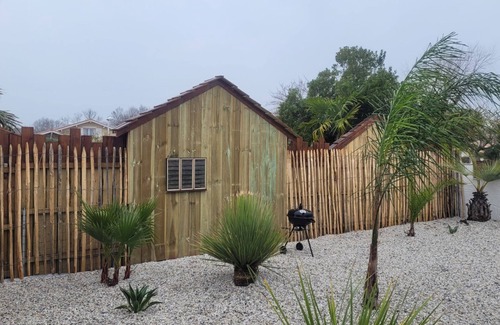 Lanton House | Cosy semi-detached house, terrace 800m from the swimming pool