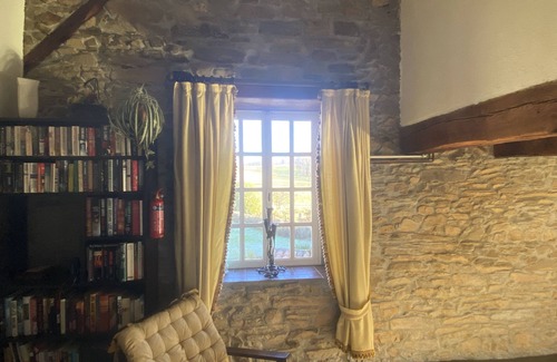 Oradour-sur-Vayres Cottage | Cosy stone cottage in the heart of the French countrysiden