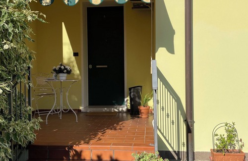 Favaro Veneto Apartment | Cosy studio apartment with garden and parking spot, close to Airport and Venice