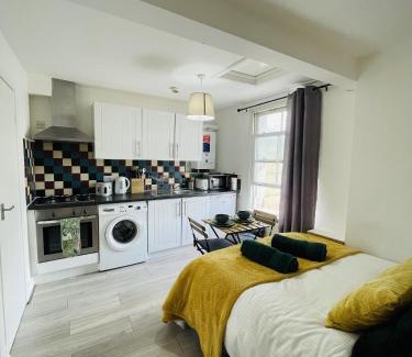 Finsbury Park Apartment | Cosy Studio Flat