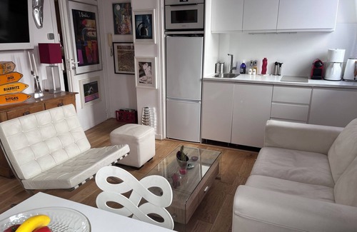 Arsenal Apartment | Cosy studio ST PAUL Le Marais