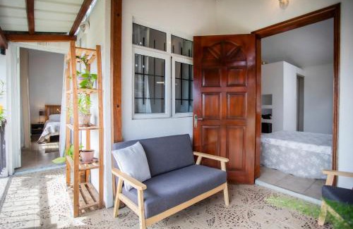 Tamarin House | Cosy & Stylish Cottage - Central Tamarin