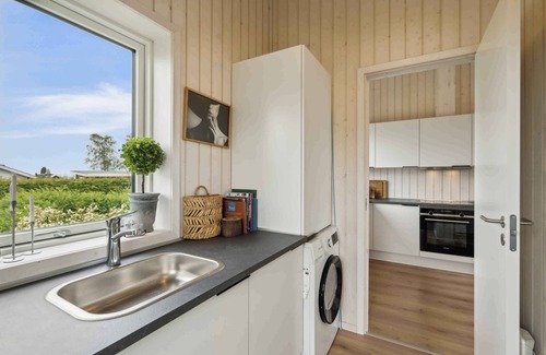 Strøby Ladeplads House | Cosy summerhouse near the waterfront