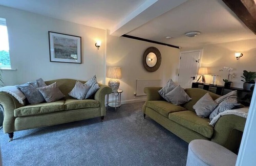 Leighton Apartment | Cosy Wrekin View Annexe