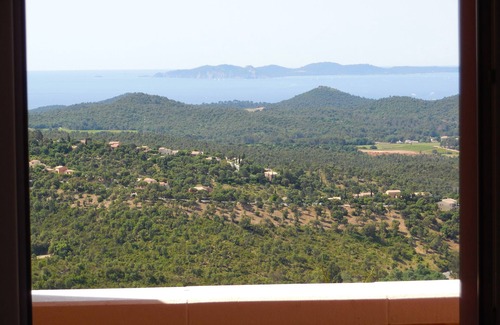 La Londe-les-Maures Villa | Côte d'Azur: all-comfort villa with a stunning sea view and heated pool