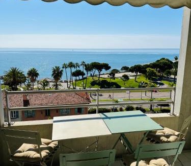 La Californie Apartment | Cote d’Azur Charm, Studio Apartment with panoramic seaview in Nice