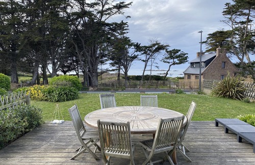 Pleumeur-Bodou House | Côte de Granit Rose 100 m from a sandy beach house renovated in 2016