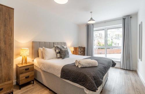 Northampton Apartment | Cotels Centro - CENTRAL LOCATION, PARKING, FIBRE WIFI, SMART TV, FULLY EQUIPPED KITCHEN