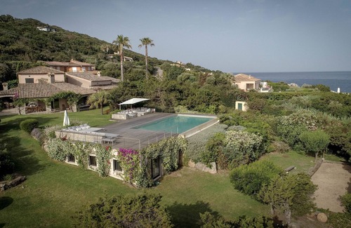 Coti-Chiavari House | Coti Chiavari: house full of character, 100m away from the sea, gulf of Ajaccio