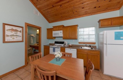 Fulton House | Cottage 13 at D&R Pelican Bay Resort