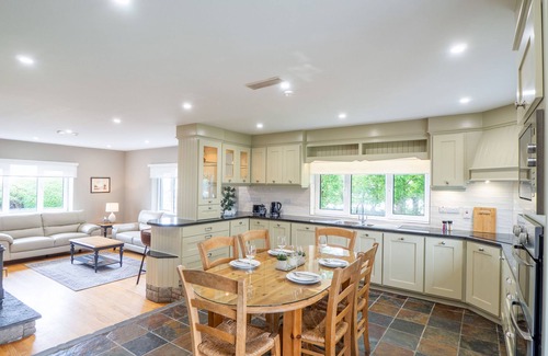 Carna Cottage | Cottage 378 - Carna - sleeps 10 guests in 5 bedrooms