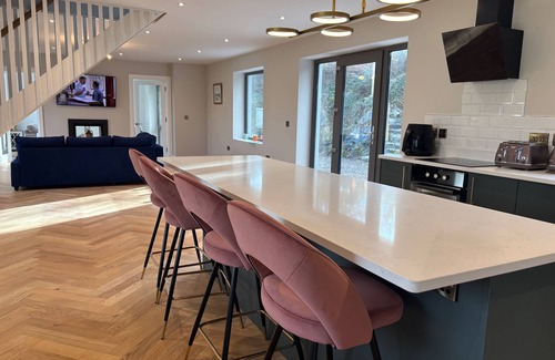 Clifden Cottage | Cottage 482 - Clifden - sleeps 6 guests in 3 bedrooms