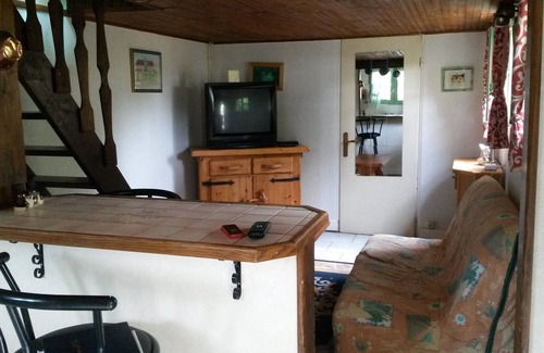 Heudreville-sur-Eure House | Cottage 'Aux Chants Des Oiseaux' with Private Garden and Wi-Fi