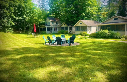 Bridgewater House | Cottage by the Lake #3 - Blossoms